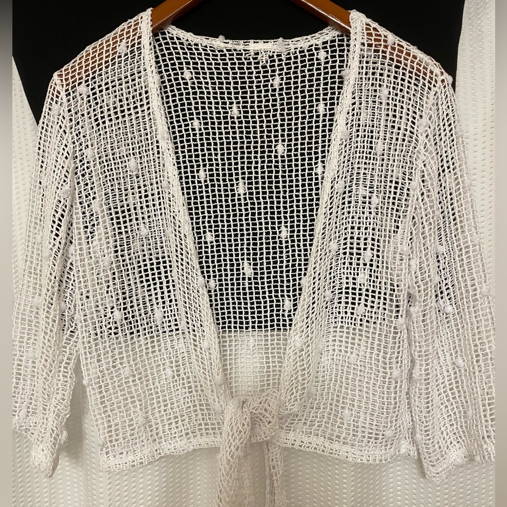 White Lace Crochet Cropped Cardigan